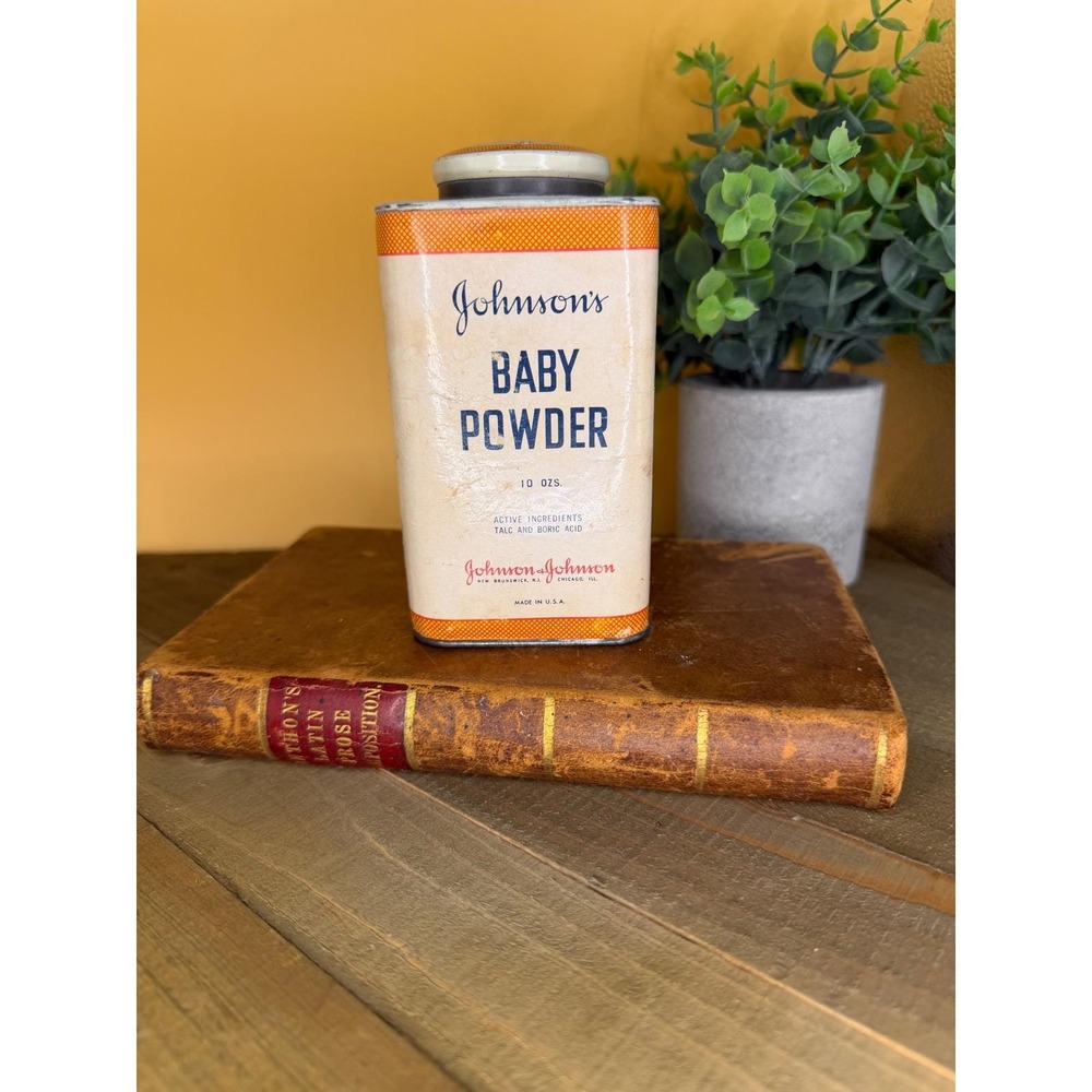 Vintage Johnson's Baby Powder Tin 10 oz Metal Shaker Collectible Advertising